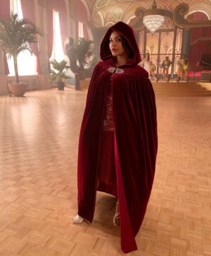 Humberly Gonzalez Instagram - SLUMBERLAND 💭🛌
Out today on @netflix ‼️
So happy I got the opportunity to be a part of this magical story
Thank you @francishlawrence for your direction and vision!!
It was a dream come true getting to show @prideofgypsies my salsa moves, we had so much fun learning the choreo by the brilliant minds of @melissamitro & @franswag 💃🏽
This entire cast is so special and I hope you have as much fun watching as we had making it✨
.
.
.
.
.
#Slumberland #Netflix #Movie