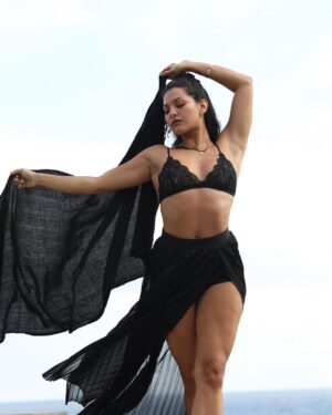 Humberly Gonzalez Instagram - thirty, flirty & thriving • 
Excited for this new decade of life, growth and alignment 💫