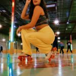Humberly Gonzalez Instagram - New hobby unlocked 🛼🔓 This was so much fun and I am super sore and bruised up but SO worth it. Thank you @rollerponyto for hosting my friends and I. What a special night!! ✨ Shoutout to @kai.tothestars for teaching me that epic splits move at the start, @fongkikid for the shoot the duck move and @nana_sanchez123 for your guidance on staying on my feet - Can’t wait to come back ✨ . . . . #rollerskate #toronto