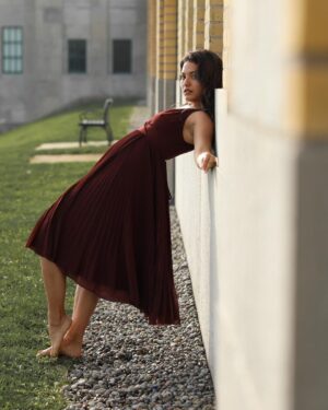 Humberly Gonzalez Instagram - Some sun-kissed, flow with the wind, burgundy dreams 🥀