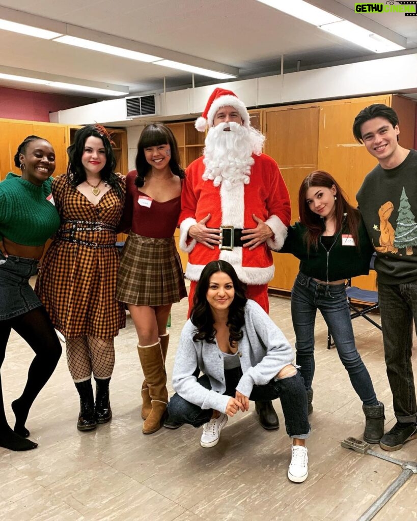 Humberly Gonzalez Instagram - A Very Merry Ginny & Georgia Christmas Special 🎄🎅🏼☃️ What are your fave moments this season? how many times did you cry? 🥲 Thank you for keeping us at number 1, thanks for the messages, the edits, the LOVE🧡🤍❤️💙💜💖💚🧡 Being a part of this family has been such a gift and I appreciate you all very very much!!!! . . . . @gngbts @netflix #GinnyAndGeorgia