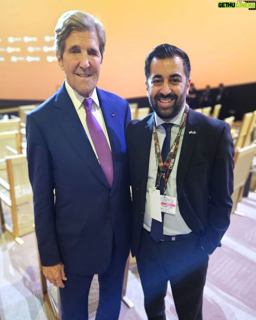 Humza Yousaf Instagram - During the Edinburgh Festival, I had the privilege to welcome US Climate Enjoy John Kerry for @beyondbordersscotland’s Scottish Global Dialogues lecture on the climate crisis. At #COP28, his compelling vision will help to drive forward urgent progress on climate action. #LetsDoNetZero Dubai, United Arab Emirates