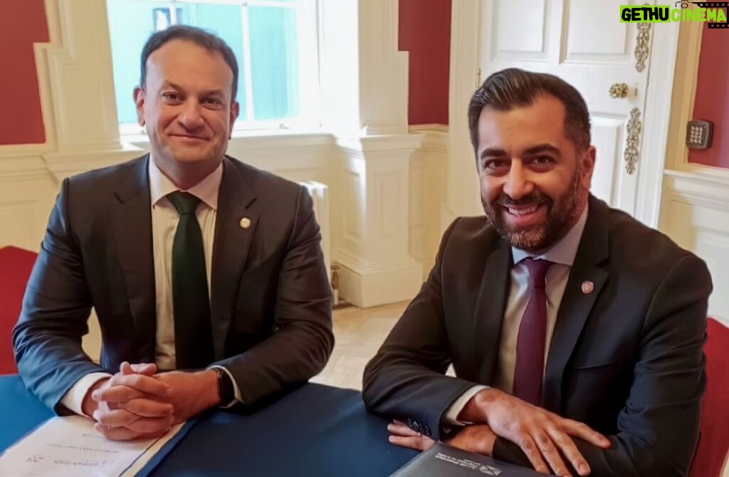 Humza Yousaf Instagram - A real pleasure to catch up with Taoiseach @leovaradkar in Dublin earlier this week at the British-Irish Council. 🏴󠁧󠁢󠁳󠁣󠁴󠁿 🇮🇪 The friendship between Scotland and Ireland, our nations and our people, is long and enduring. Through closer co-operation, I look forward to further strengthening that bond. Dublin, Ireland