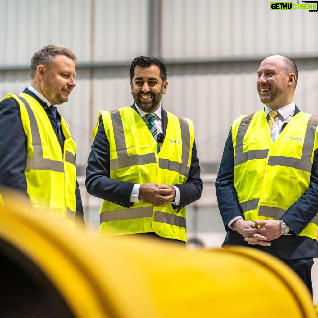 Humza Yousaf Instagram - ✅ Energy transition ✅ Scaling innovation ✅ Attracting investment With our vast renewables potential, the transition to #netzero is an enormous economic opportunity for Scotland. In Aberdeen at Verlume, I joined @neil_graysnp to launch Scottish Enterprise's economic transformation plan. [LINK IN BIO]