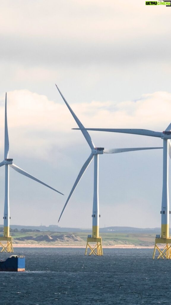 Humza Yousaf Instagram - What does Starmer stand for? The closer he gets to No 10, the further he gets from his values. The SNP will invest in unleashing our green energy potential, not just because it’s the right thing to do by our planet but also because of the huge economic potential for Scotland.