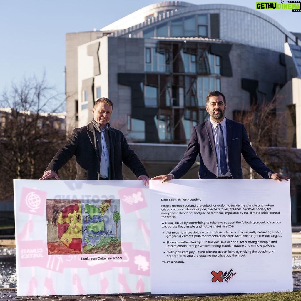 Humza Yousaf Instagram - 🌍 At @scotparl I joined Stop Climate Chaos campaigners to support their calls for climate action and ambition. Scotland will continue to show global leadership on the climate emergency. Accelerating our #netzero transition to ensure we leave a sustainable planet for future generations. The Scottish Parliament