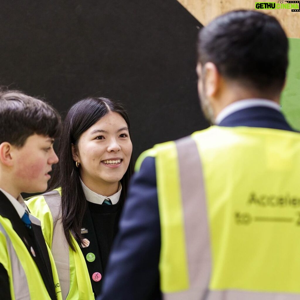 Humza Yousaf Instagram - Scotland has a proud history of innovation. At @be_stbuild, Scotland’s new National Retrofit Centre, I announced @scotgov will provide up to £8 million a year for Scottish Innovation Centres. To help build a more sustainable, productive, low-carbon, innovative, growing economy. Hamilton International Technology Park