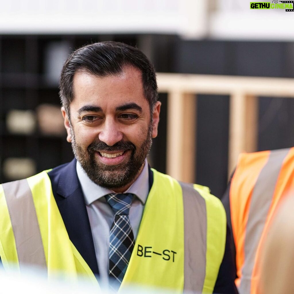 Humza Yousaf Instagram - Scotland has a proud history of innovation. At @be_stbuild, Scotland’s new National Retrofit Centre, I announced @scotgov will provide up to £8 million a year for Scottish Innovation Centres. To help build a more sustainable, productive, low-carbon, innovative, growing economy. Hamilton International Technology Park