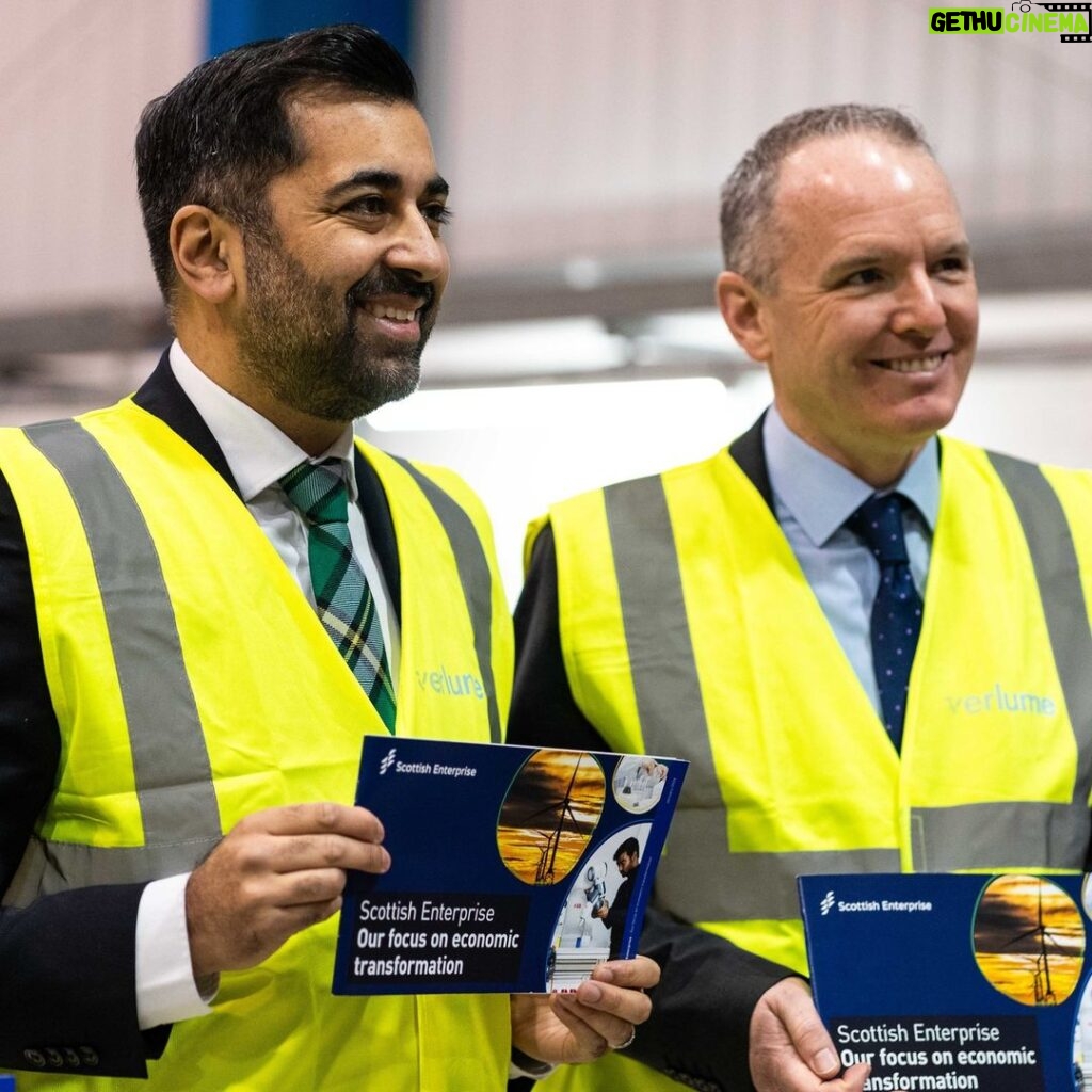 Humza Yousaf Instagram - ✅ Energy transition ✅ Scaling innovation ✅ Attracting investment With our vast renewables potential, the transition to #netzero is an enormous economic opportunity for Scotland. In Aberdeen at Verlume, I joined @neil_graysnp to launch Scottish Enterprise's economic transformation plan. [LINK IN BIO]