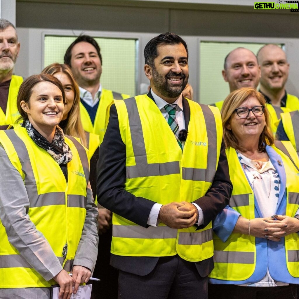 Humza Yousaf Instagram - ✅ Energy transition ✅ Scaling innovation ✅ Attracting investment With our vast renewables potential, the transition to #netzero is an enormous economic opportunity for Scotland. In Aberdeen at Verlume, I joined @neil_graysnp to launch Scottish Enterprise's economic transformation plan. [LINK IN BIO]
