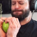 Hunter March Instagram - I can’t believe I did it. Also the new episode of the podcast is available! Link in my bio to enjoy 😁 #applechallenge #thatsnewstowe Los Angeles, California