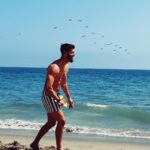 Hunter March Instagram - Me waiting to play beach games with the Top Gun guys but they already have two full volleyball teams but like that’s fine, idc, like I really don’t. Malibu, California