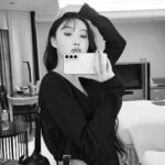 Hwasa Instagram - 🇯🇵🙏💚