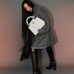 Hwasa Instagram - @louisvuitton @marieclairekorea #광고