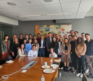 Ian Bremmer Instagram - happy to see my @columbia.sipa students applying geopolitics all the way to eurasia group hq today : )
