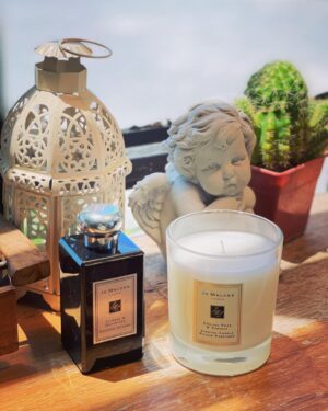 Iang Sittha Sapanuchart Instagram - Create your surrounding scent to the next level with Mr. Malone Edit กับโจ มาโลน ลอนดอนสองกลิ่นนี้เลยครับ Cypress & Grapevine และ English Pear 

สั่งซื้อผ่าน Jo Malone London Boutique ทุกสาขา หรือช่องทางออนไลน์ได้แก่ www.JoMalone.co.th/ Central Online/ The Mall Online และ Flagship Store บน Lazada สอบถามข้อมูลได้ง่ายๆ ที่ Line Official Account @JoMaloneLondonTH @JoMaloneLondon #JoMaloneLondonTH #MrMalone

พิเศษ ทุกการสั่งซื้อ Cologne ใดๆ บน www.JoMalone.co.th ใส่ offer code “ MRMALONE22 ”  รับเพิ่มของขวัญพิเศษ  Cologne ขนาด 9 มล. เฉพาะวันที่ 10 – 30 มิย. นี้เท่านั้น
