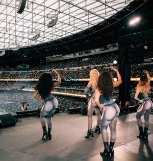 Iggy Azalea Instagram - And they won. FYI. 🙇‍♀️