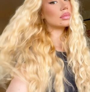 Iggy Azalea Instagram - Life is sweet. 🌻
