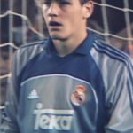 Iker Casillas Instagram - 😇🔙 A ‘𝑺𝑨𝑰𝑵𝑻’ under the sticks in #ElClásico! 😇🔙 ¡Un '𝑺𝑨𝑵𝑻𝑶' bajo palos en #ElClásico! #Casillas #LaLiga #LaLigaSantander #LaLigaHistory #Football