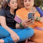 Inchara Joshi Instagram - Everyone comment in your mother tongue 🧿😂💕 #inchara #incharajoshi #viral #trendingreels #cute #sujathaakshaya #cute #trendingreels #instagram #instagood #india #instalike #indianfood #katheyondushuruvagide #sahana #pushpa #motherdaughter #mothersday #comedy #comedyreels