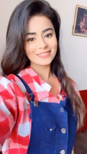 Inchara Joshi Instagram - Wait for the transformation 🙈
From Inchara to sahana 🧿❤️

#katheyondushuruvagide #inchu #inchara #incharajoshi #viral #trending#cute #transformation #transitionreels #instagram #instareels #kkhh #kajol #bobcut #hairstyle #wig #kajolhairstyle #sahanayathi #comedyreels #herione #starsuvarna