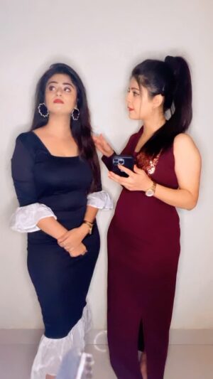 Inchara Joshi Instagram - Nenpillva?? 🤣🤣 @inchara.joshi 🤎❤️

#mansijoshi #incharajoshi #joshisisters #reelsinstagram #trendingreels #viral #comedyreels