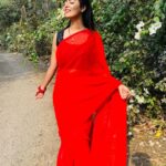 Inchara Joshi Instagram - 🧿❤️Saree means simplicity and sophistication❤️🧿 #inchara #inchu #viral #trending #cute #trending #trendingreels #katheyondushuruvagide #starsuvarna #herione call#instagram #instagood #reelsinstagram #saree #redsaree Aziz Nagar