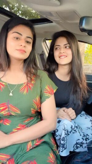 Inchara Joshi Instagram - Tension kaiko leneka ❤️🧿

#inchu #incharajoshi #mansi #mansijoshi viral #trending #instagram #india #tensionkaikoleneka #reelsinstagram #paaru#katheyondushuruvagide #sahana #anushka #heriones #actors #hindi #kannada #kfi #trendingreels #bejakyun #sahibolthai #hindireels