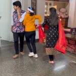 Inchara Joshi Instagram - Fun in the sets of katheyondu shuruvagide😂❤️ @akshtha_deshpande_ 😂 #katheyondushuruvagide #kannada #incharajoshi #inchu #inchara #yathisahana #sujayhegde #akshathadeshpande #kruthi #kruthiyuvraj #kanndafilmindustry #starsuvarna