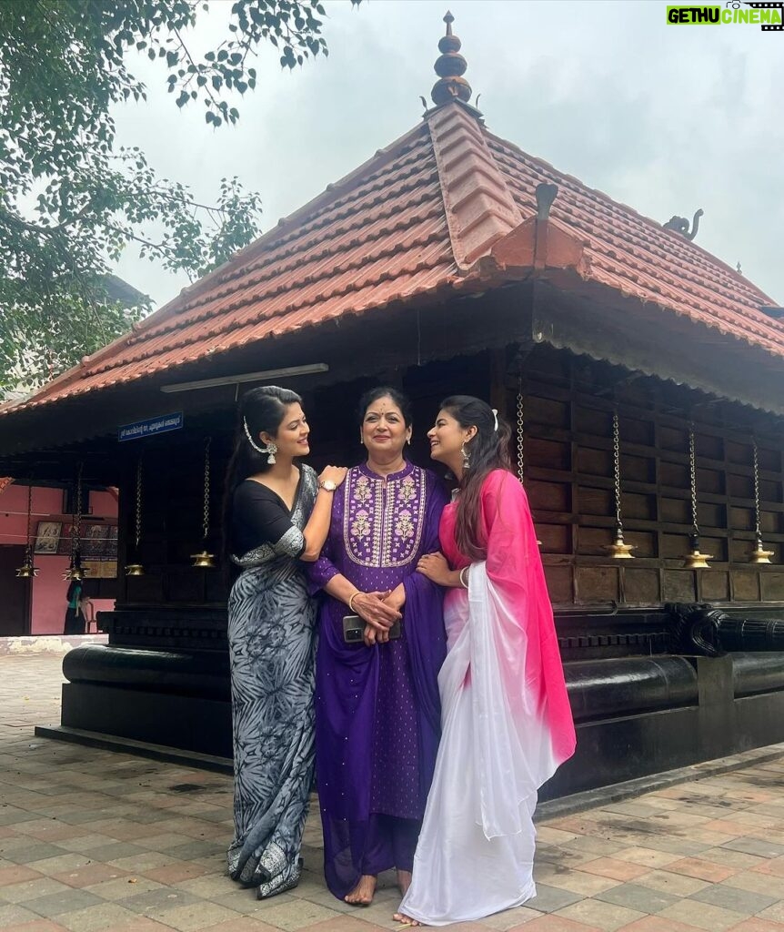 Inchara Joshi Instagram - Amma a very very Happy Birthday to you, you have taught us to be very brave and kind and also many other things ❤️😘 @jyothijoshi2 ❤️ although you have become a kid these days.. Love you a lot Amma 🥰 Maariyamman Kovil
