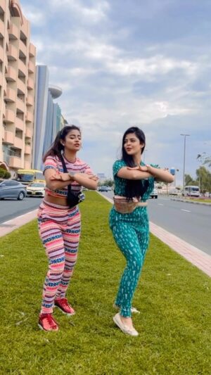 Inchara Joshi Instagram - Did you notice us ? From Dubai ?! 🇦🇪

#trendingreels #trending #viral #actorsisters #manuinchu #mansi #inchu