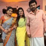Inchara Joshi Instagram - Shooting time...😊😍😊 Mattigajulu serial @geminitv . . . #shooting #picoftheday #family #mattigajulu #gemini #tv #memories #friendship #happynees #followers