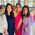 Inchara Joshi Instagram - Family🧿❤️ #inchara #mansi #joshisisters #incharajoshi #mansijoshi #familygoals #kannada #actorslife #paaru #katheyondushuruvagide #zeekannada #starsuvarna #kannadaactors Bangalore, India