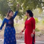 Inchara Joshi Instagram - Phone call yetthu 😂 😂 @mansi._.joshi ❤️ #comedyreels #reelstrending #viralreels #sistergoals