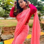 Inchara Joshi Instagram - 🧿🩷Hundreds of western outfits on one side, and a saree on another!🩷🧿 #inchara #inchu #incharajoshi #cute #cutest #sareelove #festivetime #katheyondushuruvagide #sahana #pinksaree #actor #actorslife #actresses #kannadaserial #kannadaactress Bangalore, India