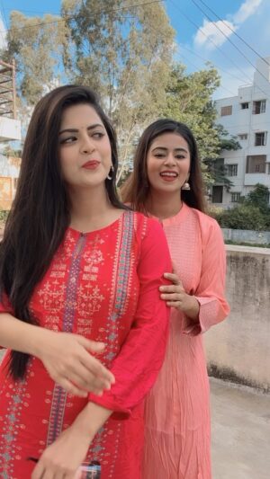 Inchara Joshi Instagram - Happppppppy birthday manuuuu akkaaaaa😂❤️😝
I normally don’t call you akka because you are my best friend and i love to pull your leg I love you 😘🧿✨

#inchara #instagram #incharajoshi #inchu #mansijoshi #saavanmain #savankopani #sisters #cute #trending #viral #dance #wheniseeyouchallenge #actor #actorslife #kannadaserials #instagood #instadaily #reelsinstagram #cutest