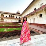 Inchara Joshi Instagram - 🤍🧿"Next time you think beautiful things ,don't forget to count yourself in "🤍🧿 #inchara #instagood #incharajoshi #cute #delhidiaries #agra #anguribagh #agrafort #vacation #floraldress #actors #kannadaserial #sahana #katheyondushuruvagide #instagram #viral #trending Anguri Bagh