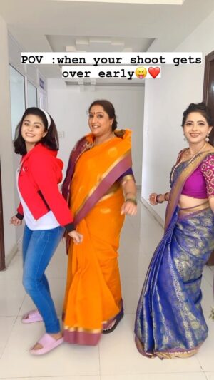 Inchara Joshi Instagram - Sahana is still confused and who saw that in this video 😂🧿❤️
Blooper 

#inchara #incharajoshi #viral #trendingreels #cute #sujathaakshaya #cute #trendingreels #instagram #instagood #india #instalike #indianfood #katheyondushuruvagide #sahana #pushpa #motherdaughter #mothersday #comedy #comedyreels #soumyabhat #appu #dboss