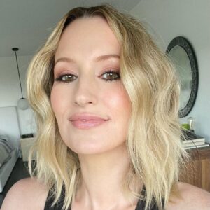 Ingrid Michaelson Instagram - about last night…..at the @tinybeautifulhulu emmy fyc event. 1-my face 2-my face and body on the carpet 3- some really great faces and bodies on the carpet 4-our panel 5-me yelling how good kathryn hahn is at kathryn hahn