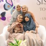 Irish Bella Instagram - To be able to belong in a group of such amazing, positive & warm hearted people is an incredible feeling ❤️ Grateful to Allah that my life has crossed paths with these sisters 🫶🏼 Once again thank you @kartikaputriworld for putting this all together, and making me a part of this. You have made such a beautiful garden of Jannah for us all ❤️🥰 Thanks to all vendors.. EO @gcwo.id @tw.weddingg Dekorasi @pt.adika12persada.id Dokumentasi @askar_photography Venue @swasana_lippokuningan @swasanawedding Photobooth @picadabra.studio Drink @teatwo.official Drink @susu_mbokdarmi Drink @heavenlywang.id Nasi kulit @chick_chy.id Nasi kebuli @dyeenskitchen Bakso @baksobara Siomay @monas.delight Gulai sapi @gultik.ku Roti keset @rotikeset.condet Tumpeng @tumpengmini Kue tampah @kartikasoulfood Shihlin @shihlinsnacksid Kebab @emados.shawarma Roti @psbakeryid Goodiebag @mydreamgoodies Popcorn @jollytimeindonesia Sajadah anti slip @ds.modest Wardah @wardahbeauty Shella saukia @shellasaukiaofficial Sayeed @sayeedbeauty