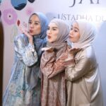 Irish Bella Instagram - Sisterhood To Jannah ❤️✨