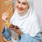 Irish Bella Instagram - Alhamdulillah, selalu ada rasa syukur ketika bisa melaksanakan kajian bersama keluarga dan teman-teman karena selalu ada ilmu baik yang kita semua dapatkan dari kajian ✨ Dan untuk urusan menu utama di kajian, aku selalu pesan di @teppanlah Teppanyaki terbaik dengan daging premium, chef profesional dan layanan home servicenya sangat ramah ❤️