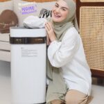Irish Bella Instagram - Namanya juga udah ibu-ibu, abis kerja langsung beresin rumah. Dan aku sangat terbantu dengan menggunakan produk home living dari @clarionid Di rumah aku menggunakan Water Purifier CLN 800 dari Clarion, alat filter air yang bisa buat air kran langsung minum. Dengan 4 tahap filtrasi 🫶🏻 Praktis banget!! Juga aku menggunakan Air Purifier X-5 Clarion ini menyaring udara dengan maksimal. efektif untuk membunuh bakteri, virus dan menghilangkan bau ❤️ Thank you @clarionid sudah membuat rumahku jadi semakin nyaman dan aman 🫶🏻