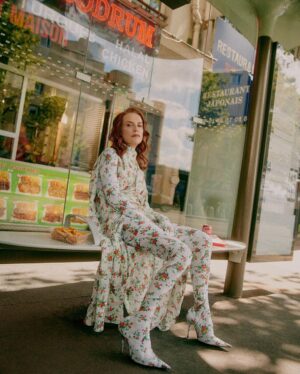 Isabelle Huppert Instagram - @theststyle @balenciaga @demna 
🌺 Thank you
@stylelaura
@wardivanrafik
@verityparker
@rudymartins 
@morgane_martini
@brendaabrial 
@jpps.creative.productions