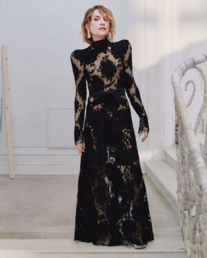 Isabelle Huppert Instagram - @balenciaga Winter 23