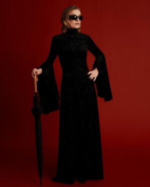 Isabelle Huppert Instagram - @WMagChina Annual Gala in Shanghai 🌹