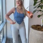 Iskra Lawrence Instagram - POV: Me getting ready to smell good at every holiday function. 🎄🎁 😘 Psssst… our last @saltair launch of 2023 is tomorrow but I’m taking suggestions for products you’d love to see in 2024👀👀👀 lmk your ideas in the comments ✨Exotic Pulp Body Mist: notes of juicy orange, guava and driftwood. It smells like sweet, lush, mouthwatering tropical fruits with a bright twist✨ Comment LINK and I’ll DM you this spray and more that I can’t get enough of! . . . . #saltair #bodyspray #perfume #fragrance #giftsforher #beauty #skin #bodymist #holidaygifts Texas