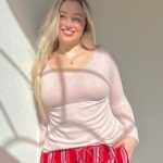 Iskra Lawrence Instagram - Which is your fave style 1, 2, 3, 4 or 5? Everything… yes even the adorable fluffy slippers are from @somaintimates #somapartner 🥰 Comment “soma” and I’ll DM you links to everything I’m wearing so you can start your holiday shopping now @somaintimates 🎁 I’m so in love with so many of their stunning pieces which I’ll be wearing all cozy szn and gifting to loved ones just like my mother in law gifted me the perfect SOMA robe and matching PJ set when I was preggo from our local mall and I lived in it 🥹 . . . 🏷️ #midsizefashion #midsizestyle #midsizegals #holidaystyle #holidaygiftideas #holidayfashion #cozyseason #holidaypjs #howtostyle #giftideas #giftsforher #giftideasforher Texas