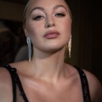 Iskra Lawrence Instagram - In my Hollywood glam era. 💁🏼‍♀️ Thank you for the snatch and beat @veronicagaona! ✨ Comment “LINK” for to shop all the products used for this look: @111skin Celestial Black Diamond Cream @skyniceland Face Lift in a Bag @armanibeauty - Fluid Sheer Glow Enhancer in light pink - Luminous -Silk Glow Setting Powder 4, 7, 8 - Luminous Silk Concealer 5, 5.75 - Luminous Silk Glow Blush in 11 - Eye Tint in 12, 99 - Lip Power in 109 - Eyes to Kill Mascara @westmanatelier - Face Trace Cream Contour in biscuit - Baby Cheeks Blush in mimi Nails by 👑 @ohchamomilenails 🌟 . . . .🏷️ #modeling #beauty #makeup #glam #midsizemodel #beautyroutine #glam #hollywoodglam #eventglam #eventmakeup #luxurybeauty Texas
