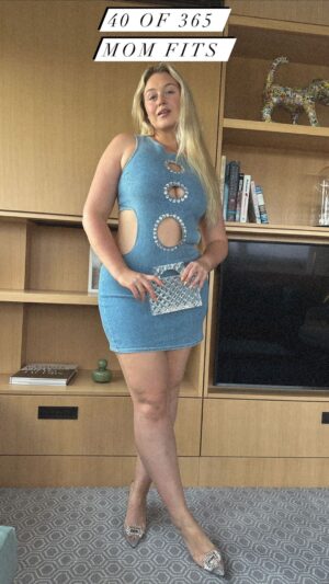 Iskra Lawrence Instagram - Moms always got my back🥰 

.
.
.
.
.
#midsize #midsizestyle #midsizefashion #ootd #ootdstyle #outfitinspo #styleinspo #denimstyle #denimlovers #denimdress #datenight #datenightoutfit #datenightlook #size12 #momfit #momstyle #momanddad